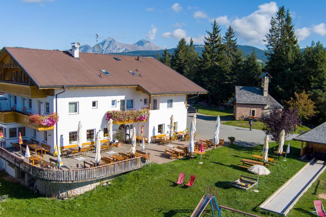 Gasthof St. Ulrich Meltina Exterior photo